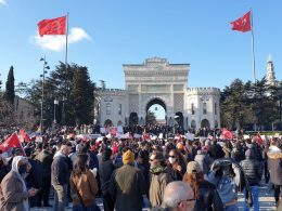 Gençlik direnişini gösteren bir kare