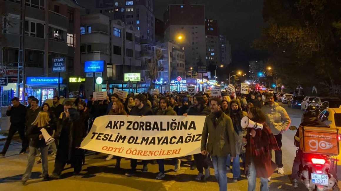 ODTÜ öğrencileri yürüyor