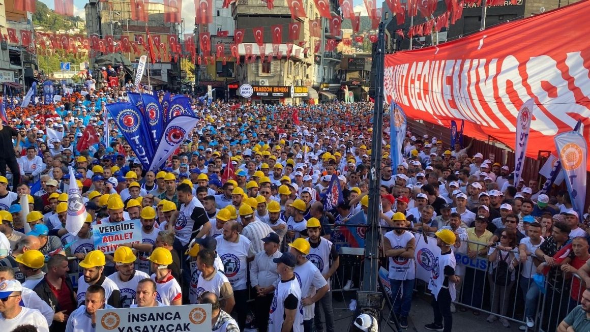 İşçi sınıfı partileri ile bir araya gelemeyen işçi sınıfı grevde