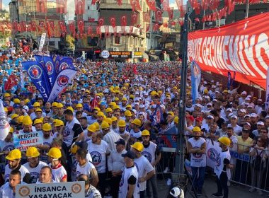 İşçi sınıfı partileri ile bir araya gelemeyen işçi sınıfı grevde