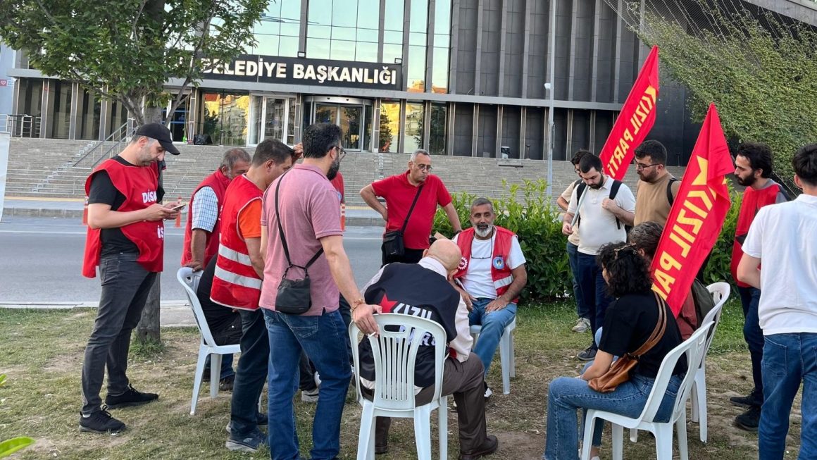 Kayyum Belediyesi tarafından işten atılan işçileri temsil eden Genel-İş 3 No'lu Şube Sekreteri Zeynel Yiğit