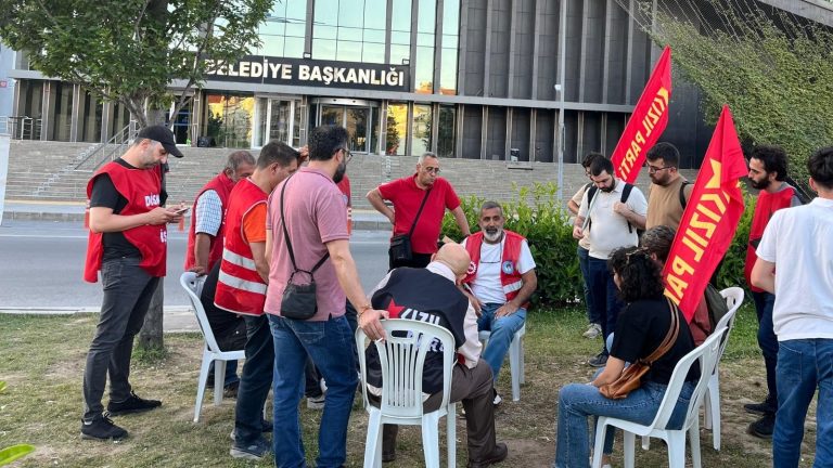 Kayyum Belediyesi tarafından işten atılan işçileri temsil eden Genel-İş 3 No'lu Şube Sekreteri Zeynel Yiğit