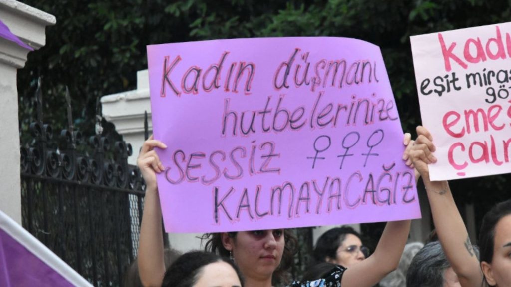 Diyanet Kadın Düşmanlığına Devam Ediyor