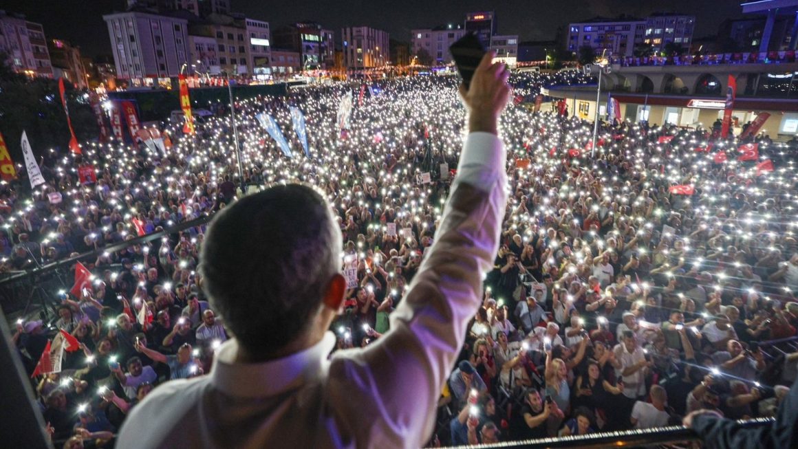 İktidar Mitinglerle Yenilir mi