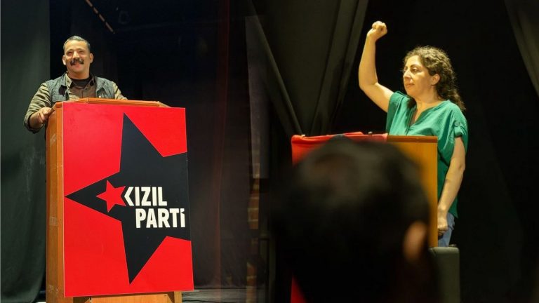 Kızıl Parti Eş Sözcüleri_Yaşanan tüm siyasi gelişmeler ülkeyi daha kaotik günlerin beklediğini gösteriyor.