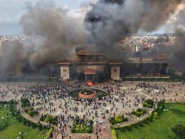 Nepal'de çürüyen devrim