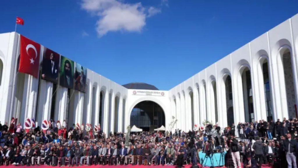 Bahçeli’nin Alevi Açılımı