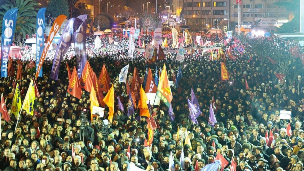 Geçmişten geleceğe_Süreklilik-kopuş diyalektiğinde birlik sorunu