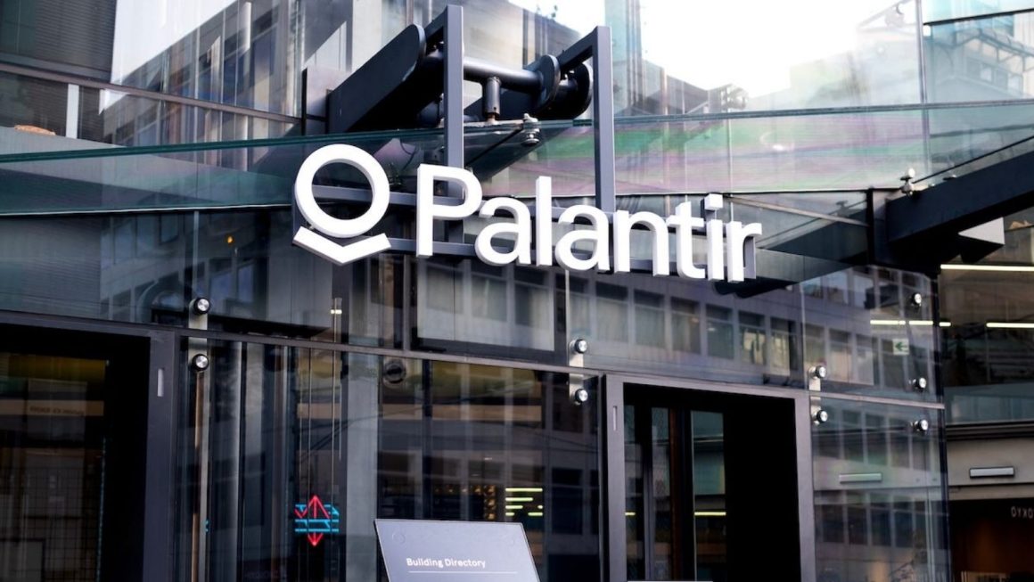 Palantir_Patronların vaat ettiği kıyamet